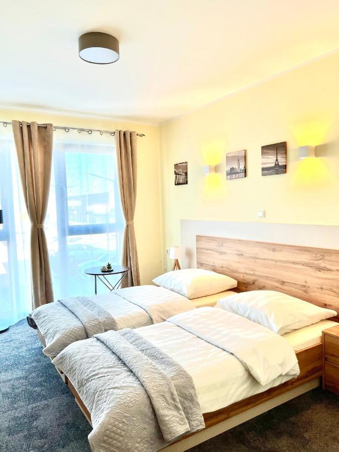 Likedaheim Apartments Rosbach vor der Hohe ภายนอก รูปภาพ