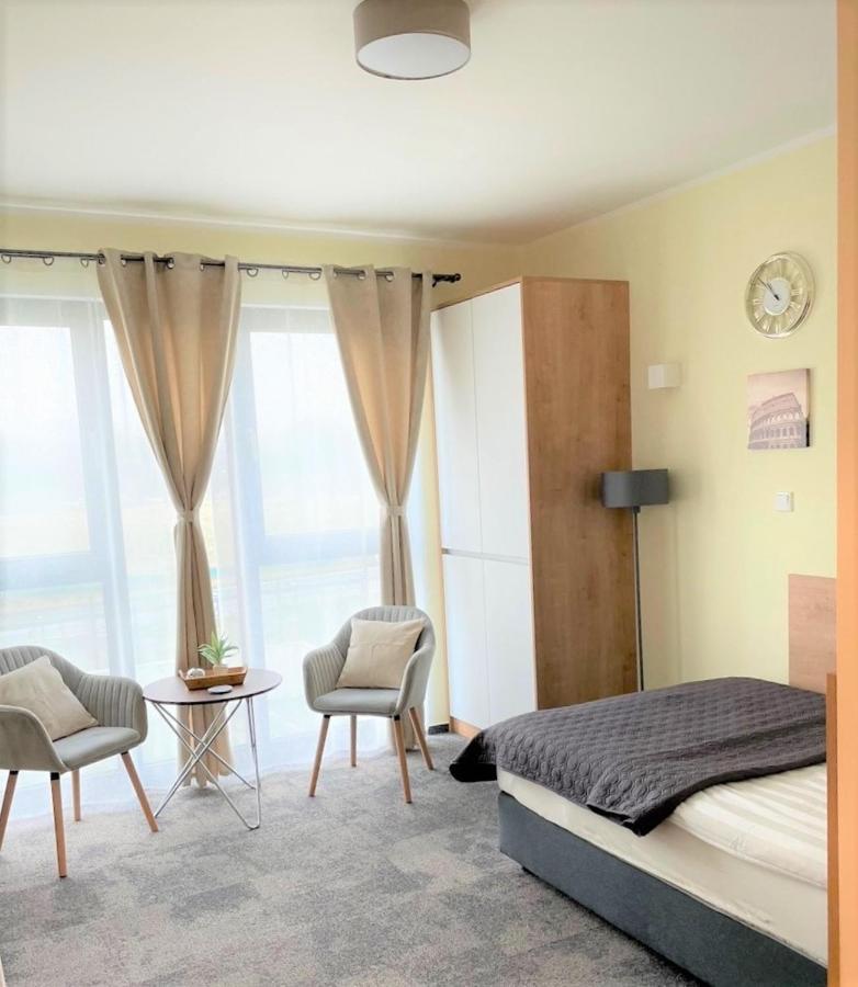 Likedaheim Apartments Rosbach vor der Hohe ภายนอก รูปภาพ