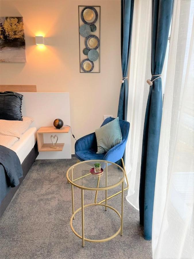 Likedaheim Apartments Rosbach vor der Hohe ภายนอก รูปภาพ